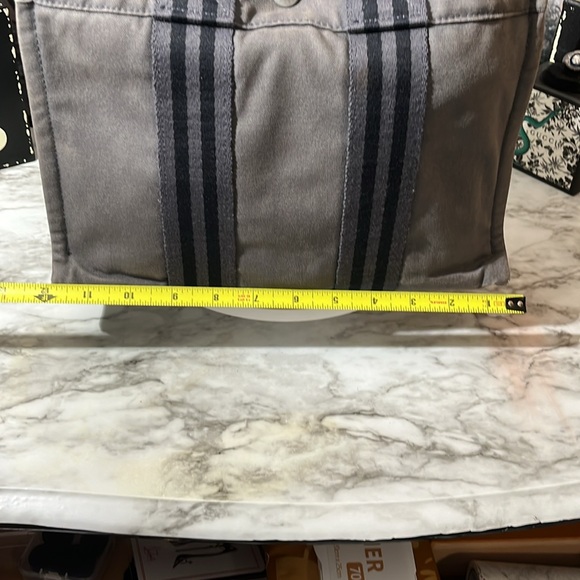 HERMES PM TOTE BAG IN GOOD USED CONDITION. - Picture 11 of 16
